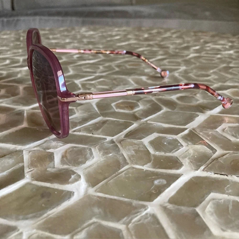 LIKE NEW!  Carolina Herrera HER 0269/S 35J 58 sunglasses